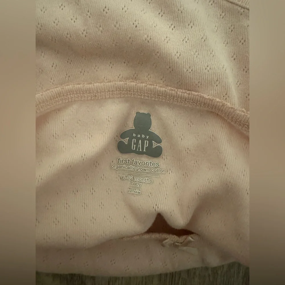 Baby gap first favorites organically grown cotton girl size 6-12 onesies